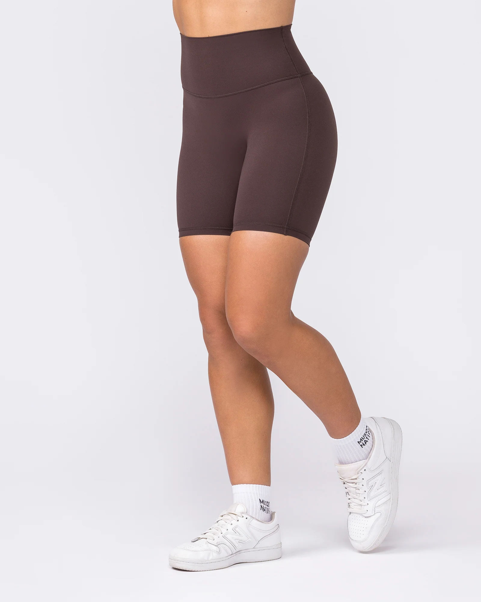 Aura Peachy High Invisible Scrunch Bike Shorts - Cocoa - Image 3
