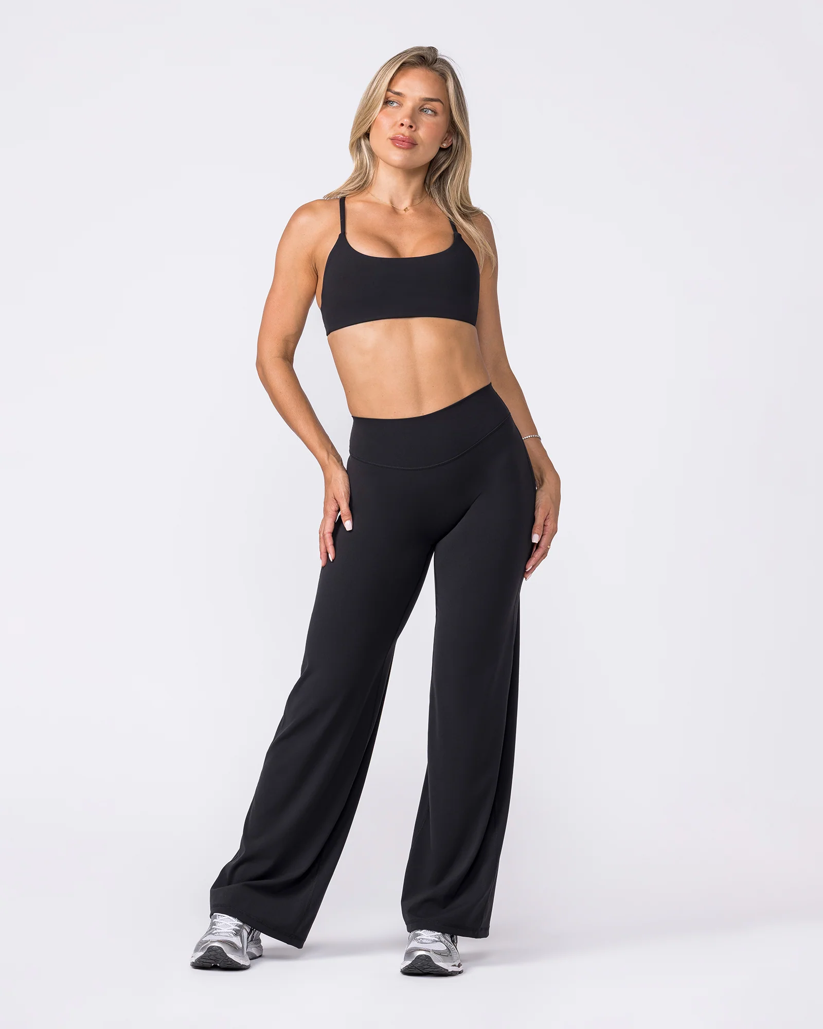 Aura Straight Leggings Short - Black - Image 8