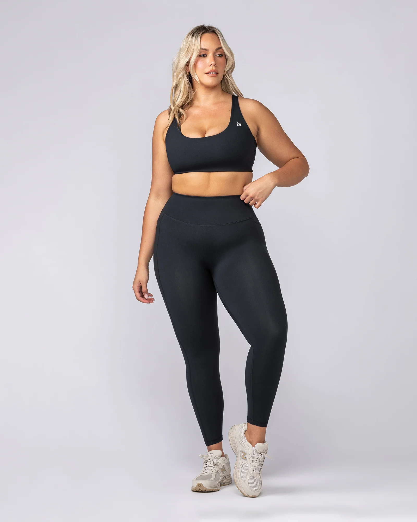 Endurance Bra - Black - Image 5