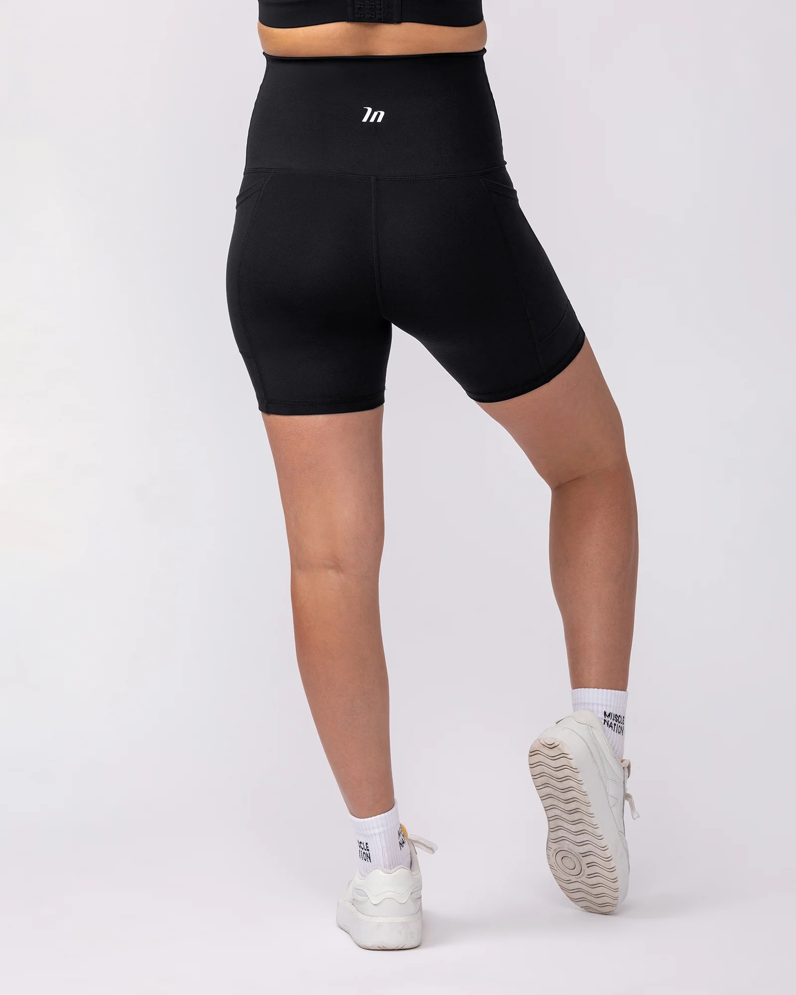 Maternity Everyday Pocket Bike Shorts - Black - Image 5