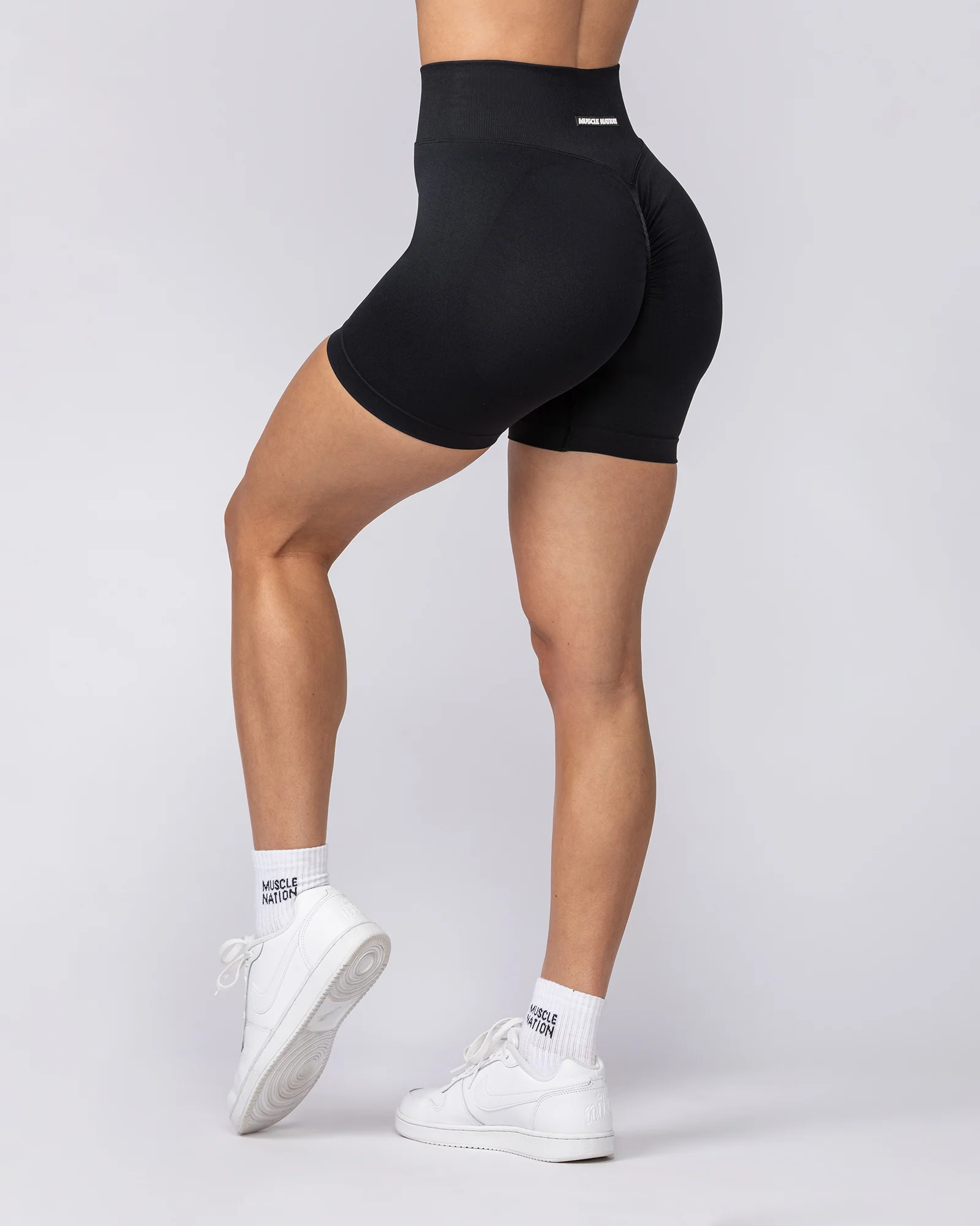 Sculpt Seamless Midway Shorts - Black - Image 5