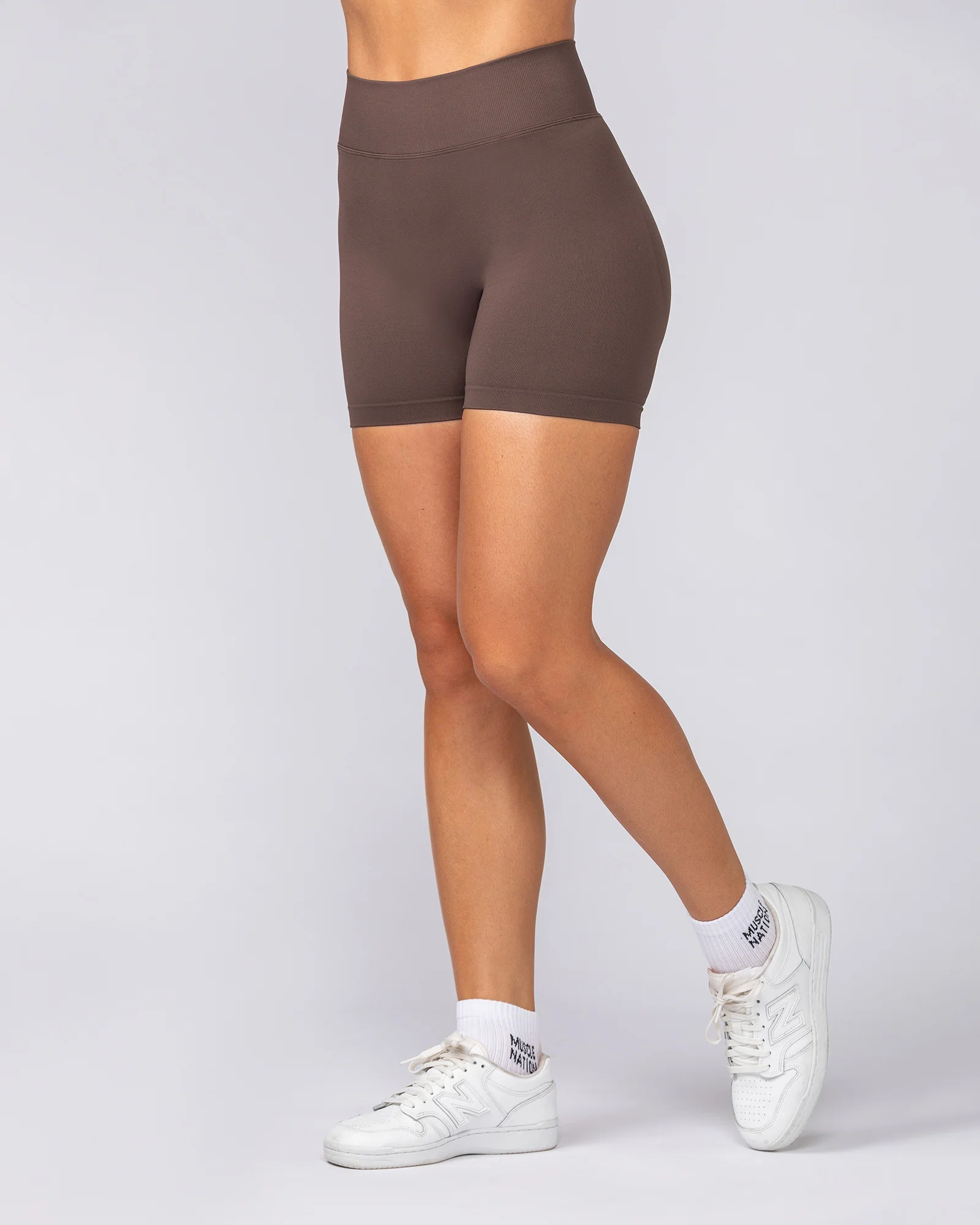 Sculpt Seamless Midway Shorts - Cola - Image 2