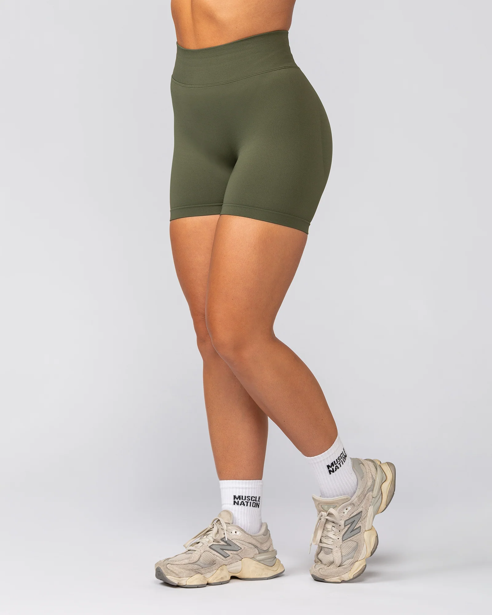 Sculpt Seamless Midway Shorts - Dark Khaki - Image 3